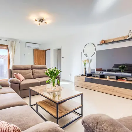 Nyaraló Rubil By Interhome